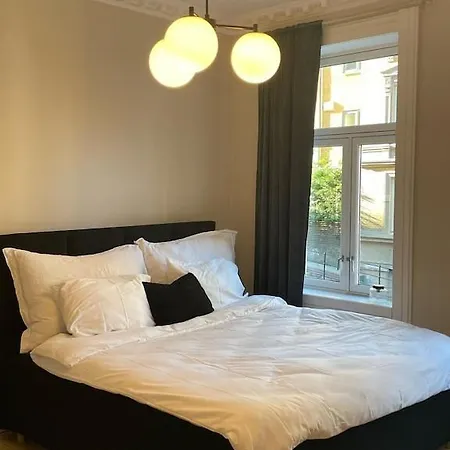 Apartment Lovely With Two Large Bedrooms Nearby Opera, Vis A Vis Botanical Garden *