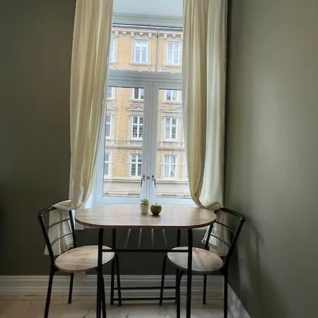 Lovely With Two Large Bedrooms Nearby Opera, Vis A Vis Botanical Garden *