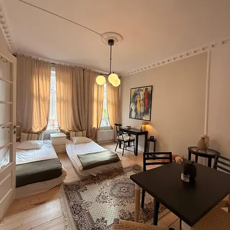 Lovely With Two Large Bedrooms Nearby Opera, Vis A Vis Botanical Garden アパート オスロ