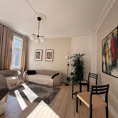 アパート Lovely With Two Large Bedrooms Nearby Opera, Vis A Vis Botanical Garden オスロ