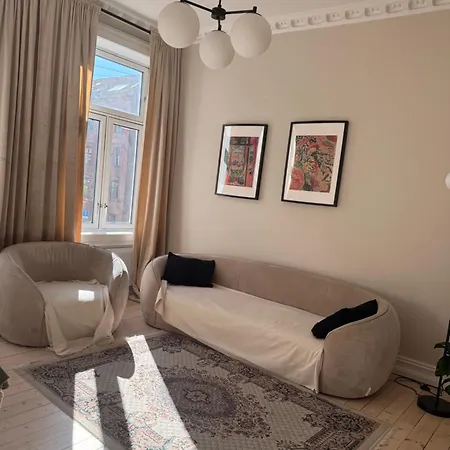 Lovely With Two Large Bedrooms Nearby Opera, Vis A Vis Botanical Garden *