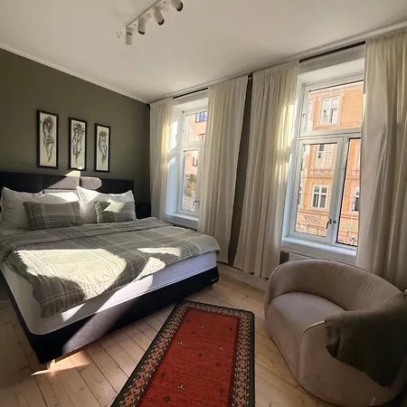 Lovely With Two Large Bedrooms Nearby Opera, Vis A Vis Botanical Garden オスロ