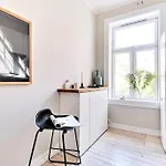 Appartement Lovely With Two Large Bedrooms Nearby Opera, Vis A Vis Botanical Garden
